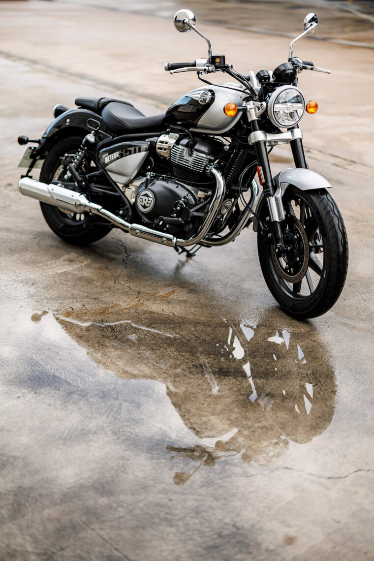 MBKWeb_Royal_Enfield_Super_Meteor_650_2023_Valencia - 10