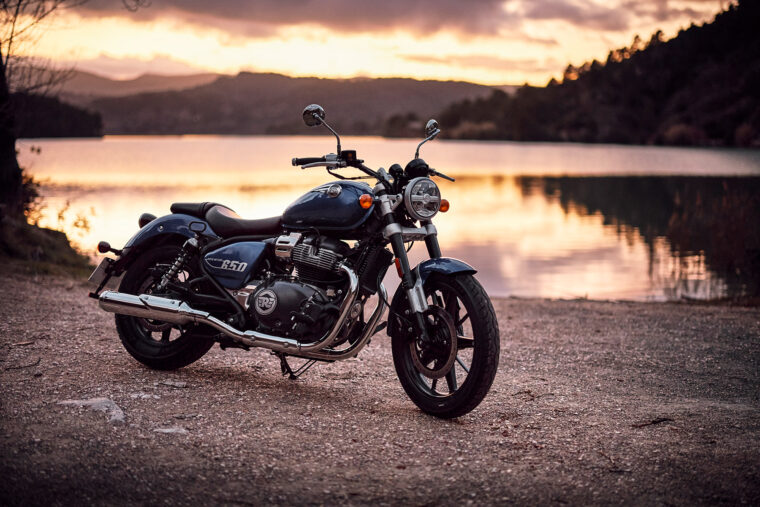 MBKWeb_Royal_Enfield_Super_Meteor_650_2023_Valencia - 12