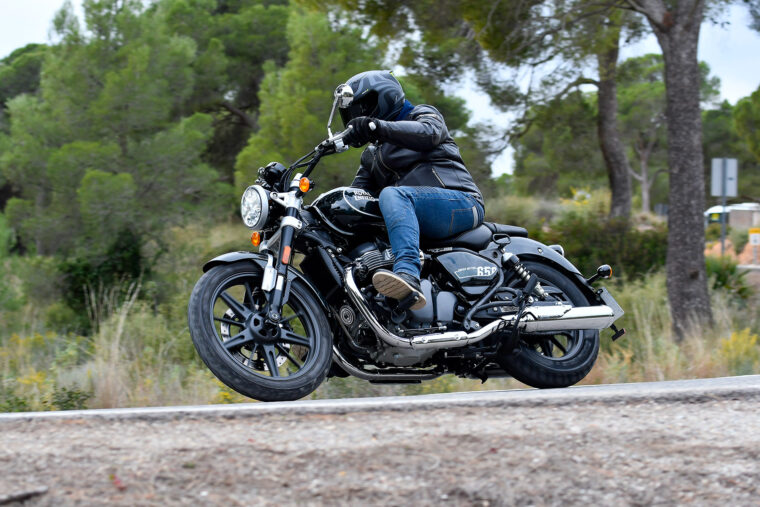 MBKWeb_Royal_Enfield_Super_Meteor_650_2023_Valencia - 2