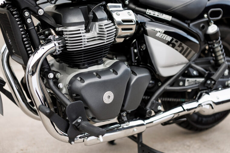 MBKWeb_Royal_Enfield_Super_Meteor_650_2023_Valencia - 25