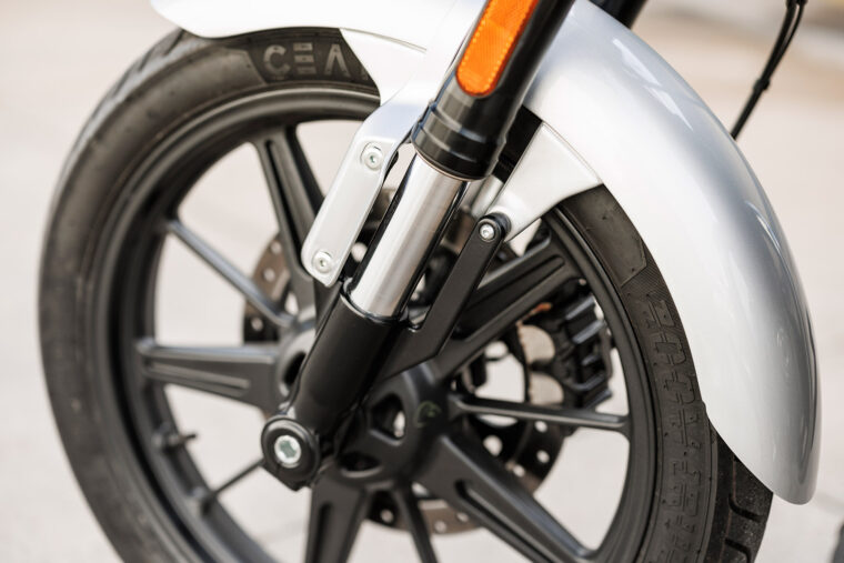 MBKWeb_Royal_Enfield_Super_Meteor_650_2023_Valencia - 31