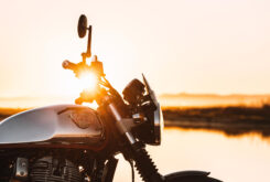 Royal Enfield Interceptor 650 Lightning 2023 exterior9