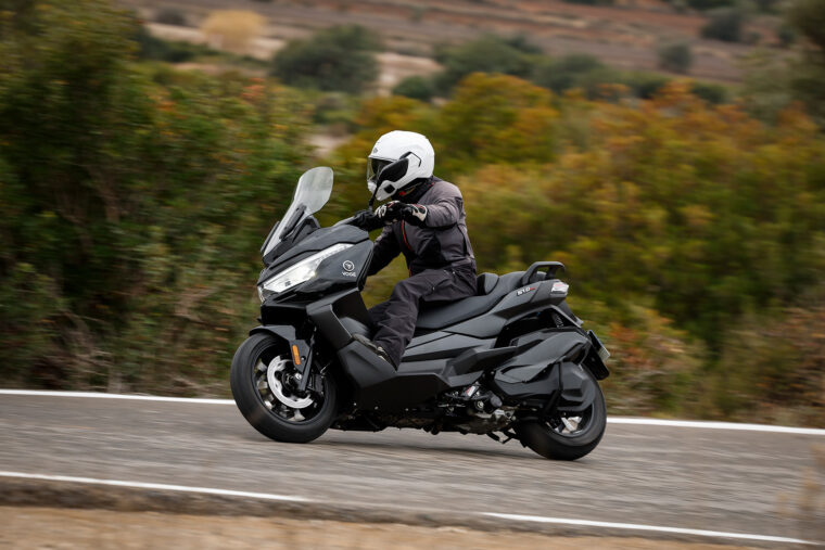 Voge-SR4-MAX-2023-prueba-opinion-6