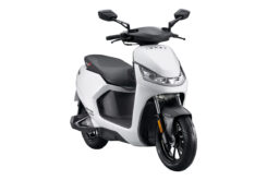 Ionex, la marca de motos eléctricas de KYMCO, llega a España 5 IONEX S7 ABS 2023 blanco11