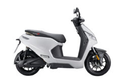 Ionex, la marca de motos eléctricas de KYMCO, llega a España 6 IONEX S7 ABS 2023 blanco9