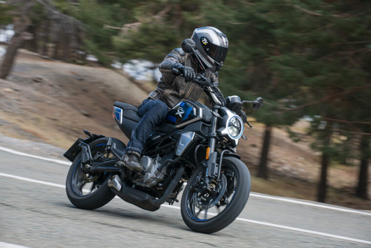 Prueba-CFMoto-300-cl-x-Heritage-opinion-4