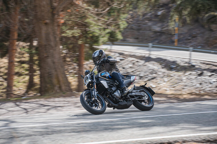 Prueba-CFMoto-300-cl-x-Heritage-opinion-5