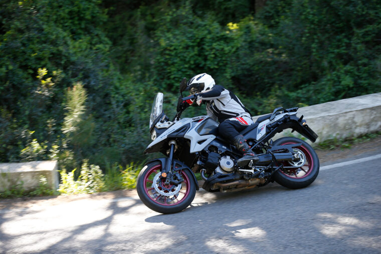 suzuki-vstrom-1050-tech-2023-presen - 1