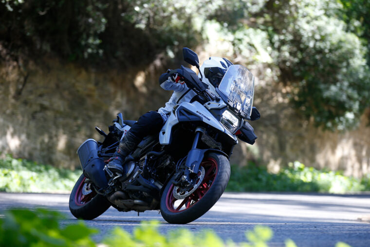 suzuki-vstrom-1050-tech-2023-presen - 3