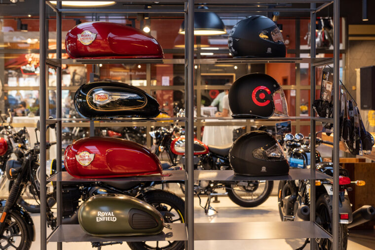 Royal-Enfield-Tiendas-Concept-Store - 11