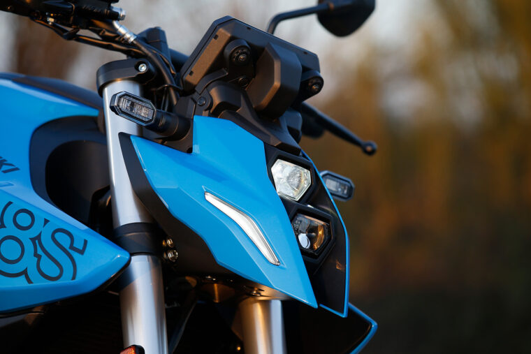 Suzuki-GSX-8S-2023-precio-detalles-22