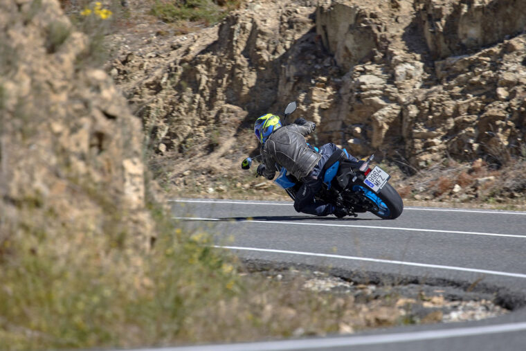 Suzuki-GSX-8S-2023-prueba-opinion-1