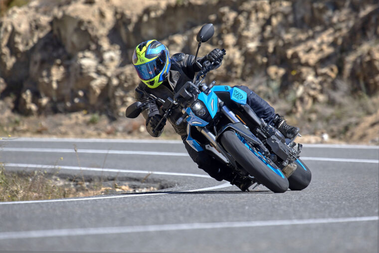 Suzuki-GSX-8S-2023-prueba-opinion-3