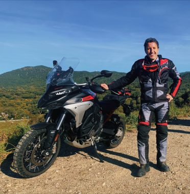 Ducati: La distribución en España será gestionada por el grupo Volkswagen a partir de 2024 1 Carlos T. López Panisello y su Ducati MTS V4 Rally