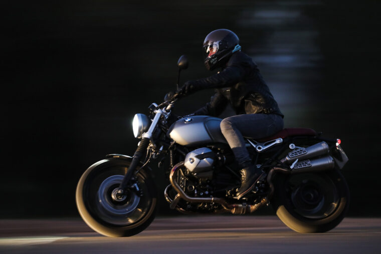 casco-Arai-Concept-XE- - 7