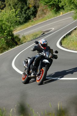 KTM 890 SMT 2023 prueba opinion 20