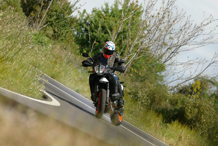 KTM-890-SMT-2023-prueba-opinion-26