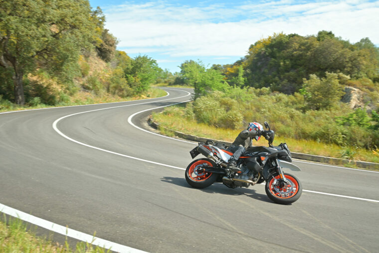 KTM-890-SMT-2023-prueba-opinion-38
