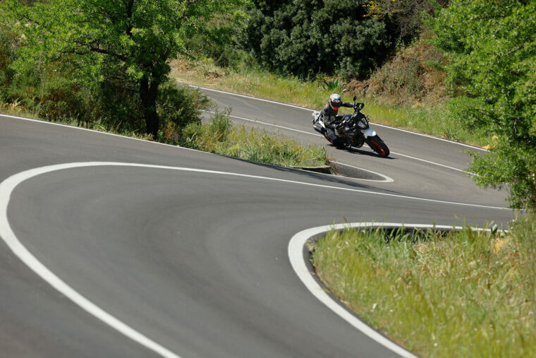 KTM-890-SMT-2023-prueba-opinion-4