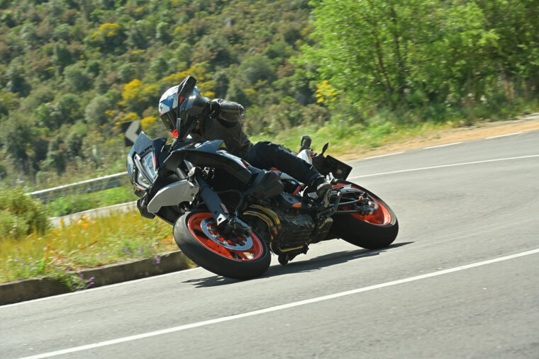 KTM-890-SMT-2023-prueba-opinion-42