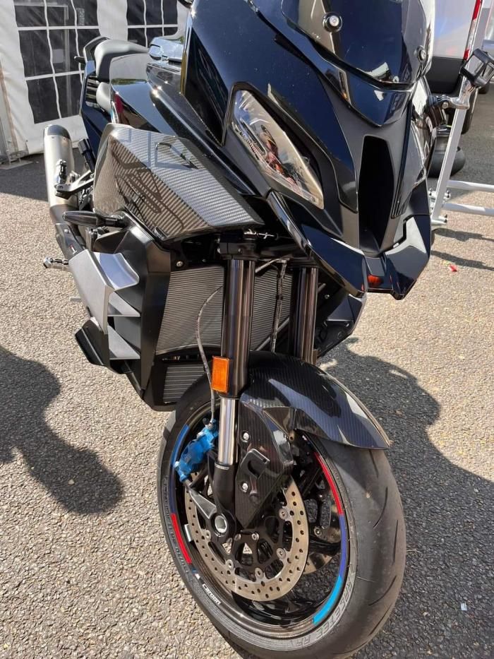 Fotos de la nueva BMW M 1000 XR en el TT de la Isla de Man 4 BMW M 1000 XR 2024 Isla Man