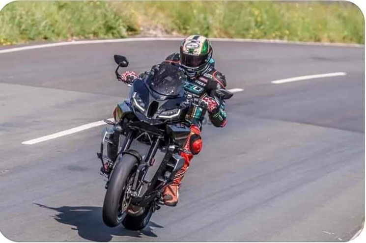 BMW-M-1000-XR-bikeleaks-Peter-hickman