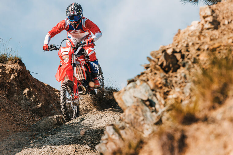 Beta-Xtrainer-250-300-2024-accion2