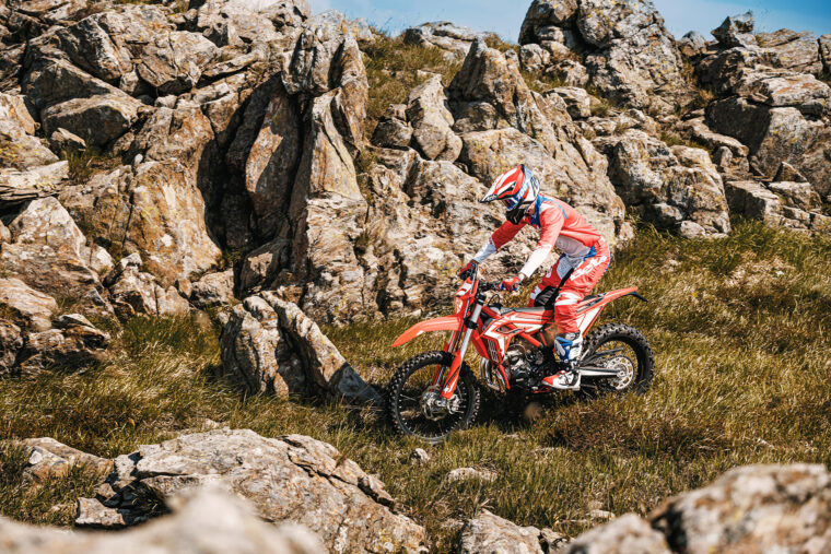 Beta-Xtrainer-250-300-2024-accion5