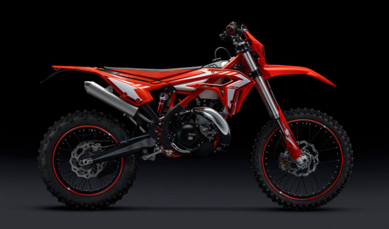 Beta-Xtrainer-250-300-2024-estudio3