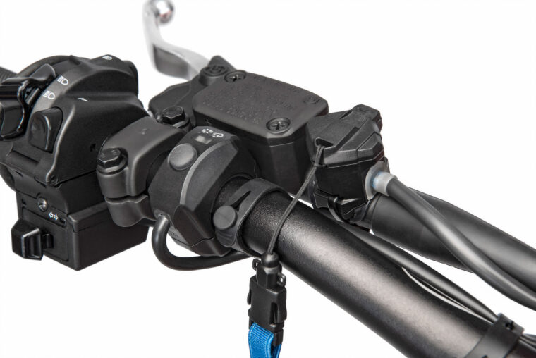 Beta-Xtrainer-250-300-2024-estudio4