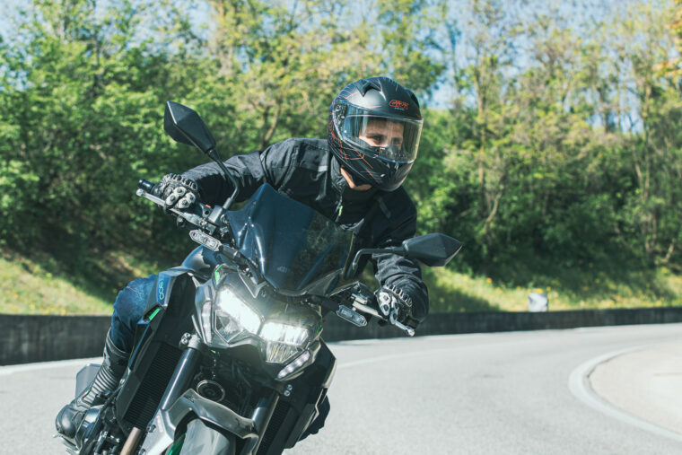 GIVI-casco-integral-50.7 (1)