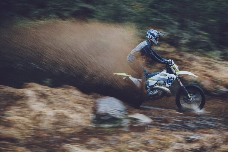 Husqvarna-TE-250-300-2024-enduro-8