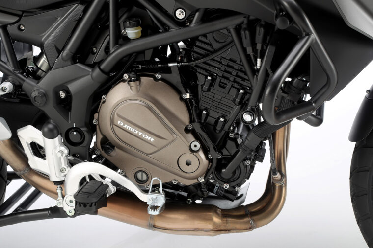 QJMOTOR-SRT-700X-2023 - 2