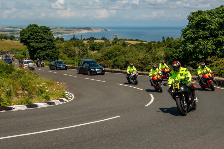 raul-torras-funeral-vuelta-isla-de-man (1)