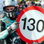 TT Isla de Man 2023: Michael Dunlop logra su 25ª victoria y rompe la barrera de las 130 mph en Supersport