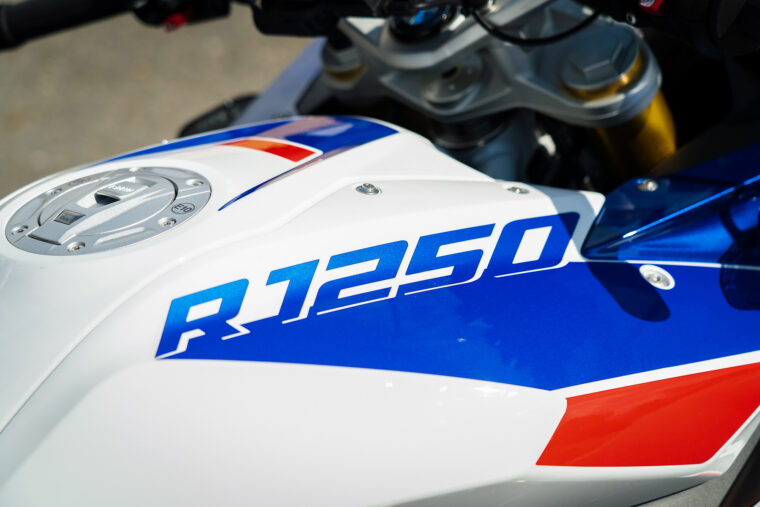 BMW-R1250RS-2023-comparativa-detalles-10