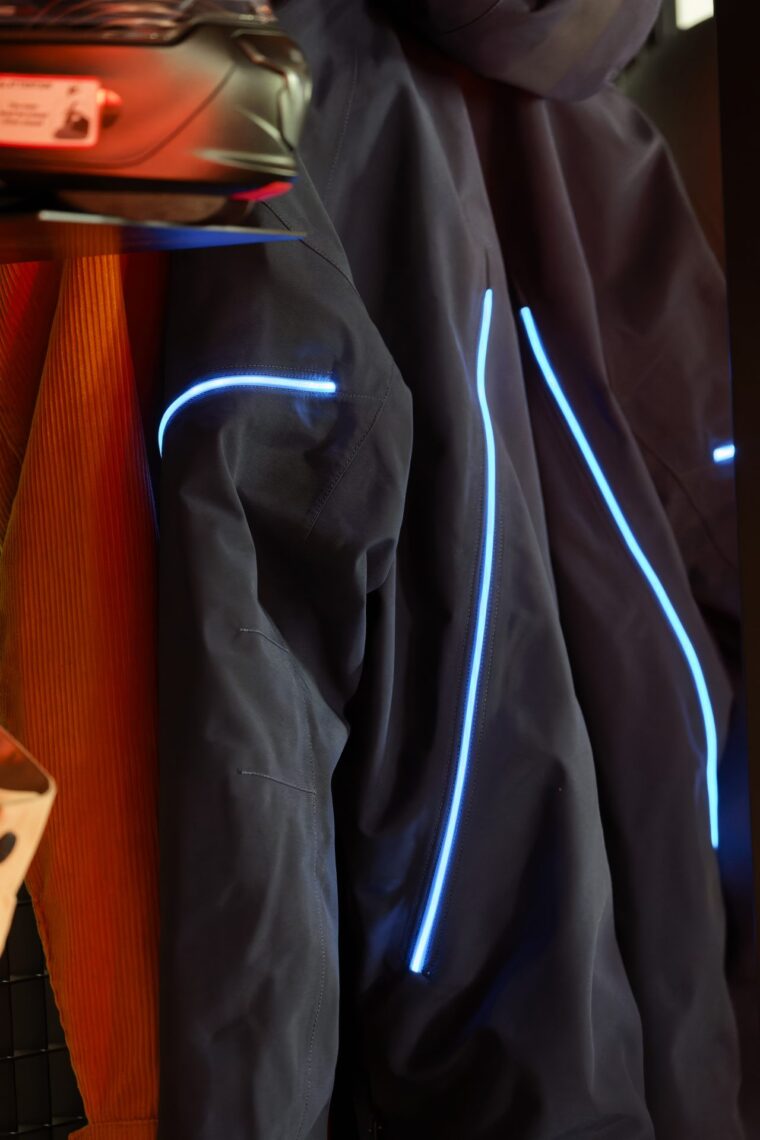 BMW-connected-ride-smartglasses (10)