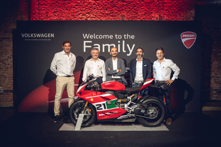 Ducati-Volkswagen-Distribucion-acto- - 1
