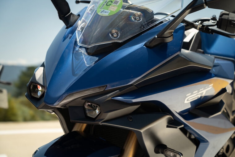 Kawasaki-Ninja-1000sx-vs-Suzuki-GSX-S1000GT-2023-comparativa-prueba-14