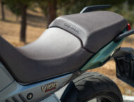 BMW R 1250 RS vs Moto Guzzi V100 Mandello S: Prueba comparativa 12 Moto Guzzi V100 Mandello 2023 comparativa detalles 17