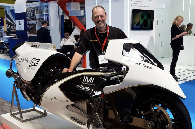 Record-velocidad-moto-graham-sykes-steam-vapor