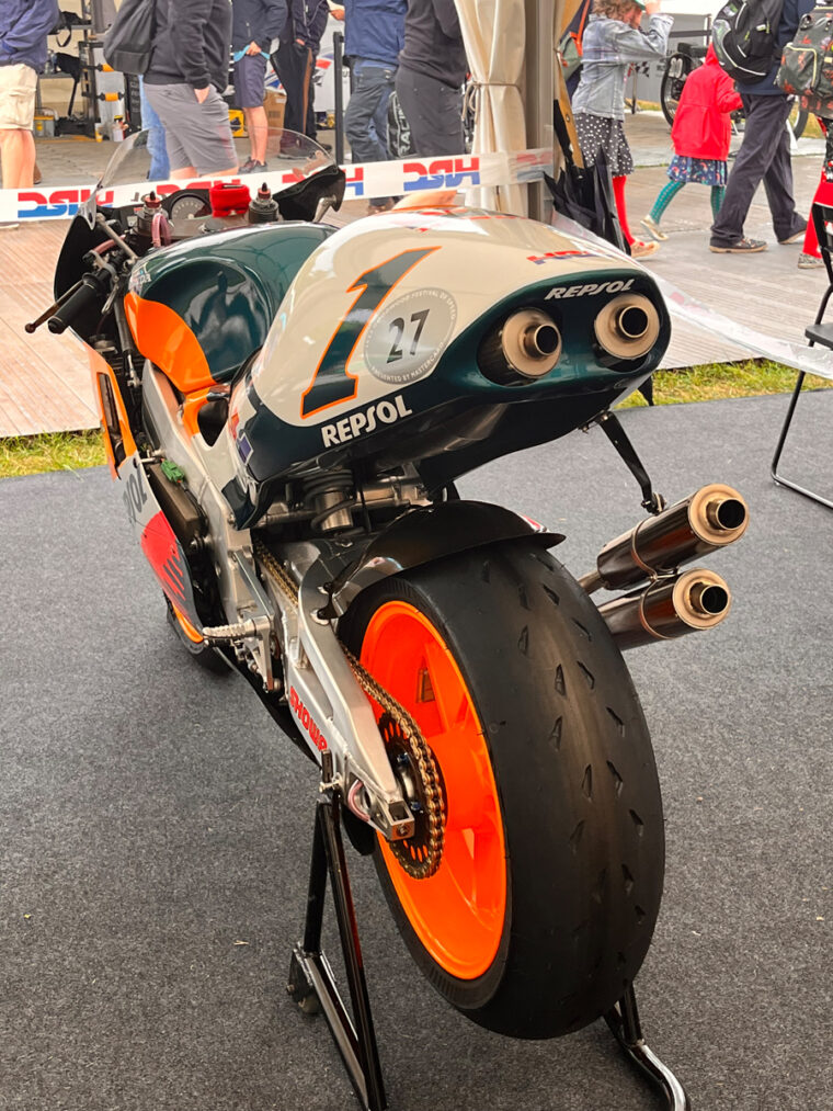 warm-up-mick-doohan-nsr500-goodwood (3)