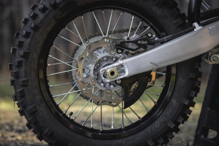 Fantic-XEF-250-Black-Edition-2024-ambiente3