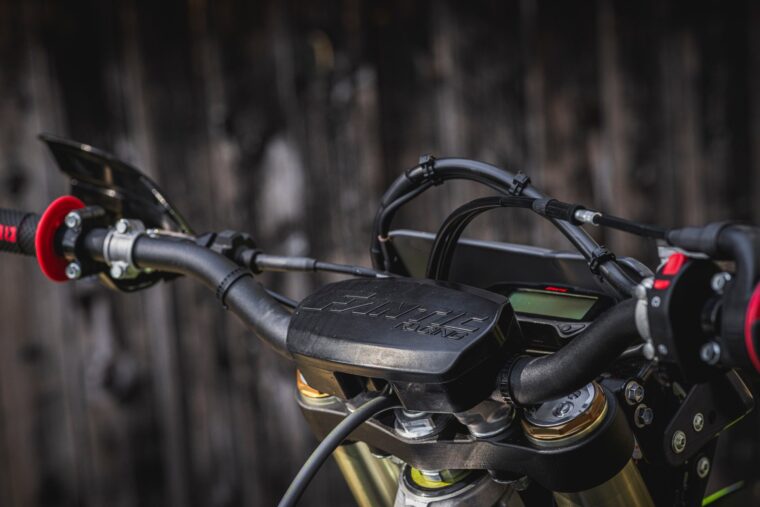 Fantic-XEF-250-Black-Edition-2024-ambiente7