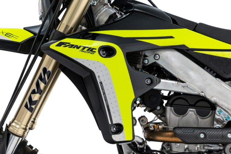 Fantic-XEF-250-Black-Edition-2024-estudio10