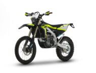 Fantic XEF 250 Black Edition 2024 estudio4