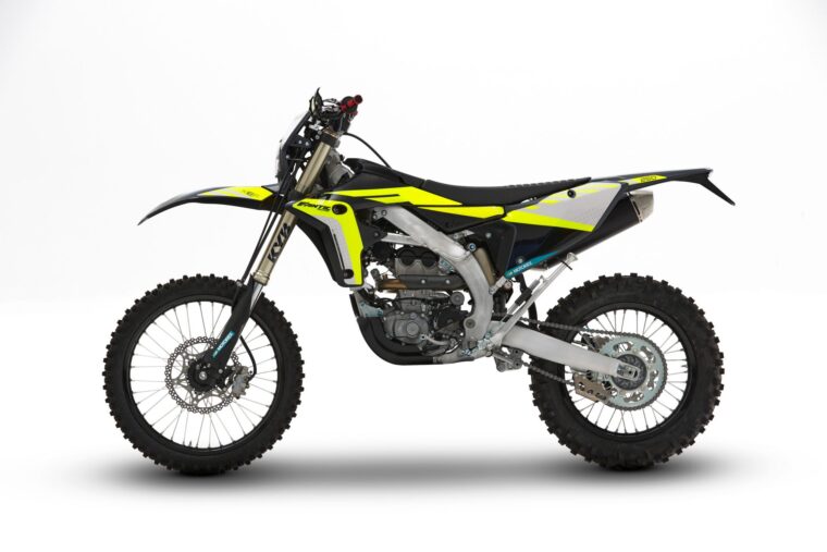 Fantic-XEF-250-Black-Edition-2024-estudio5