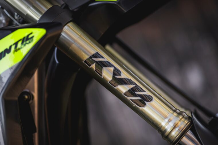 Fantic-XEF-450-Black-Edition-2024-ambiente10