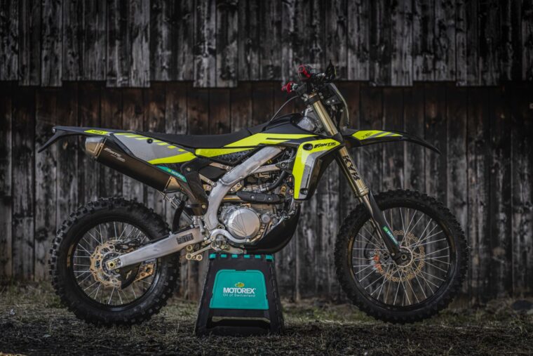 Fantic XEF 450 Black Edition 2024 ambiente11