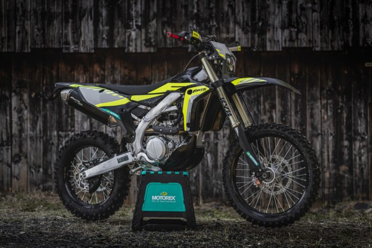 Fantic-XEF-450-Black-Edition-2024-ambiente12